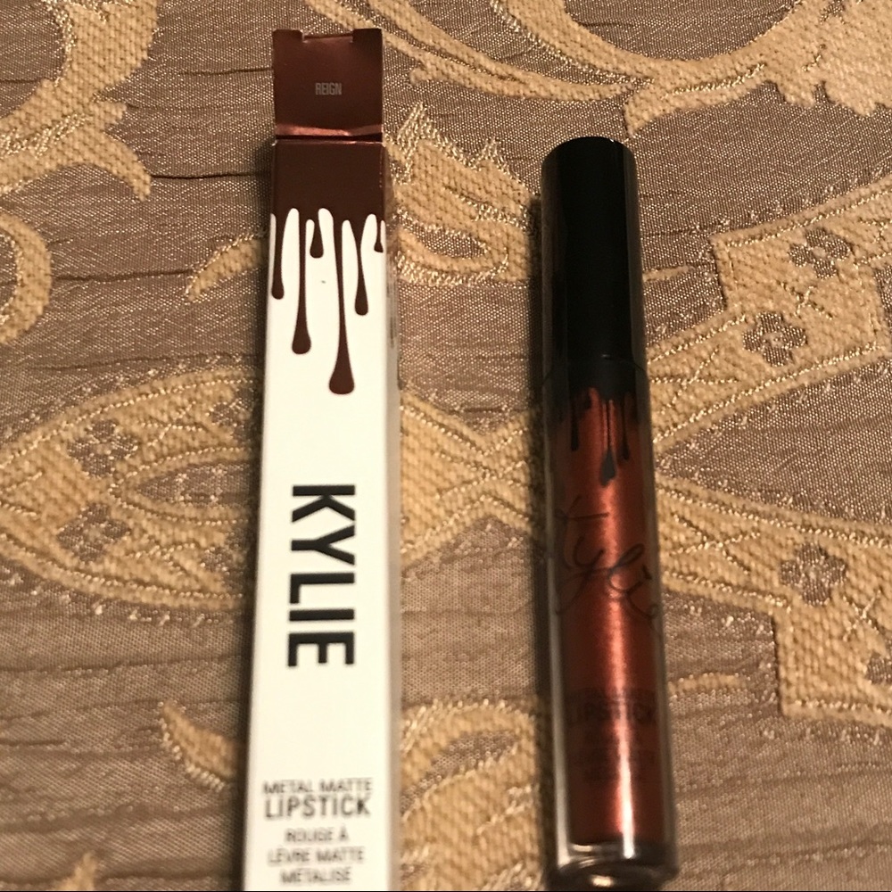 Kylie metal matte lipstick Reign